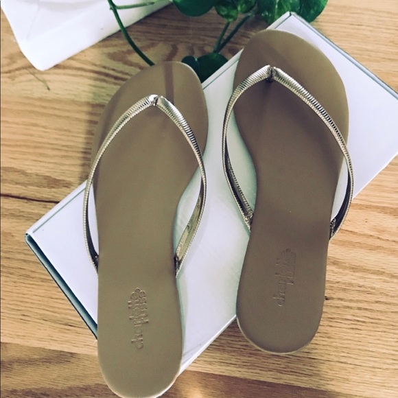 Shoes - ROSE GOLD FLIP FLOPS PRICE IS FIRM